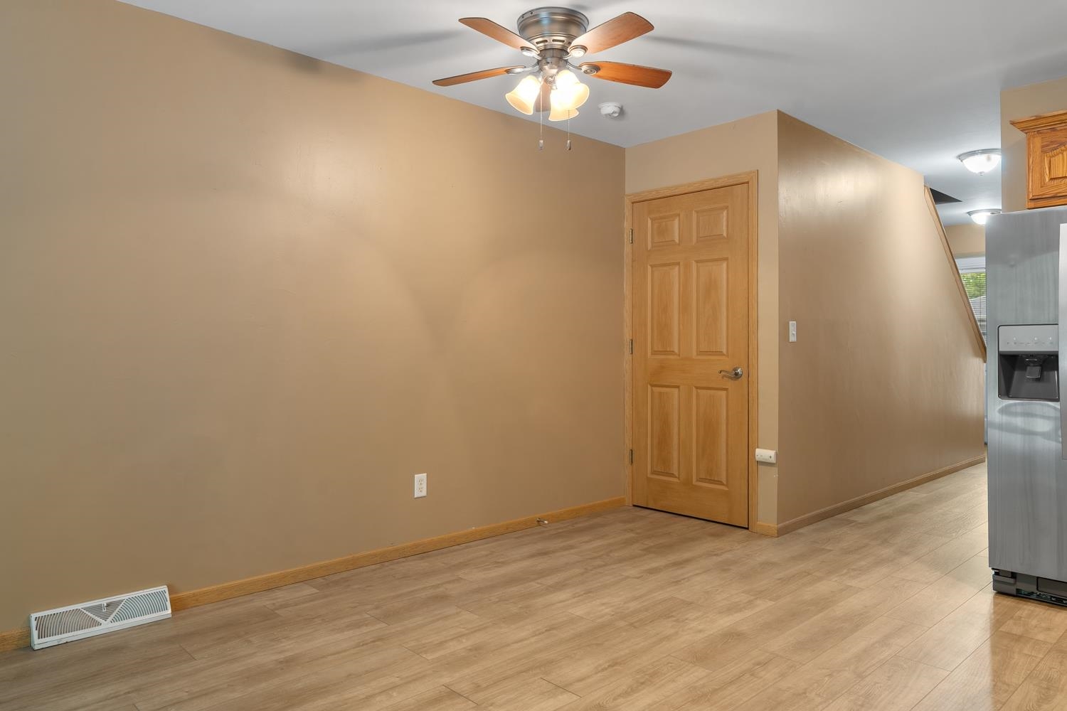 2551 Telluride Trail, Unit F Green Bay, WI 54313 - Photo 7 of 26