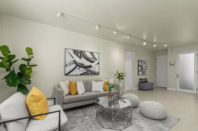 $860,000 | 2641 46th Street, San Diego, CA 92105