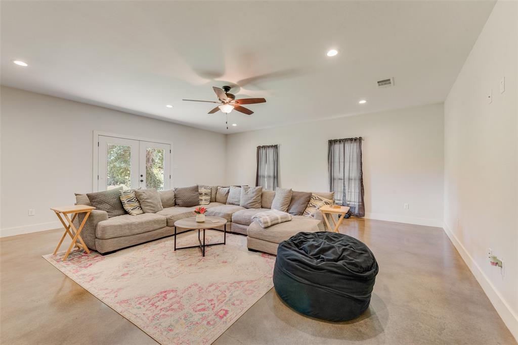 4320 Highway 198 Canton, TX 75103 - Photo 21 of 26 a living room with furniture