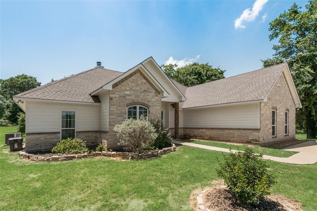 4320 Highway 198 Canton, TX 75103 - Photo 7 of 26 a front view of house with yard and green space