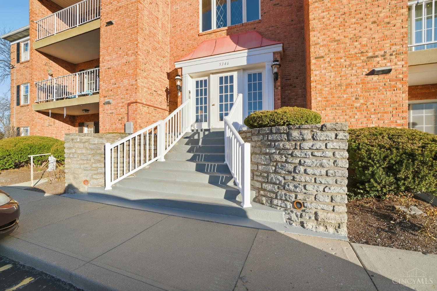 5346 Werk Road, Unit D4 Cincinnati, OH 45248 - Photo 2 of 37