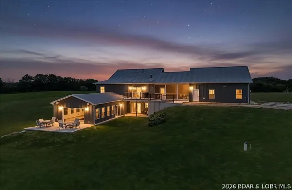 $949,000 | 367 Hwy Mm, Eldon, MO 65026