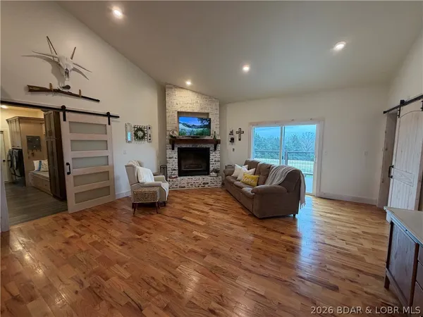 $875,000 | 367 Hwy Mm, Eldon, MO 65026