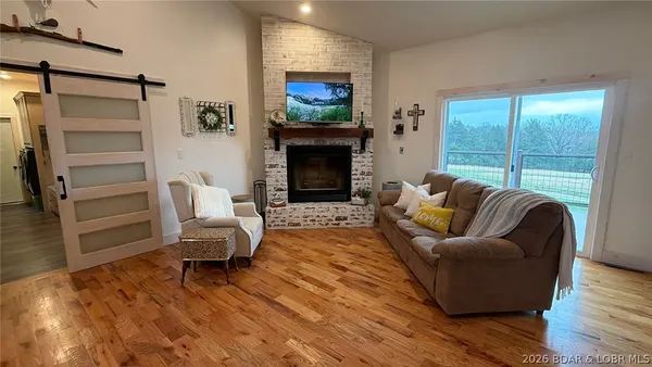 $875,000 | 367 Hwy Mm, Eldon, MO 65026