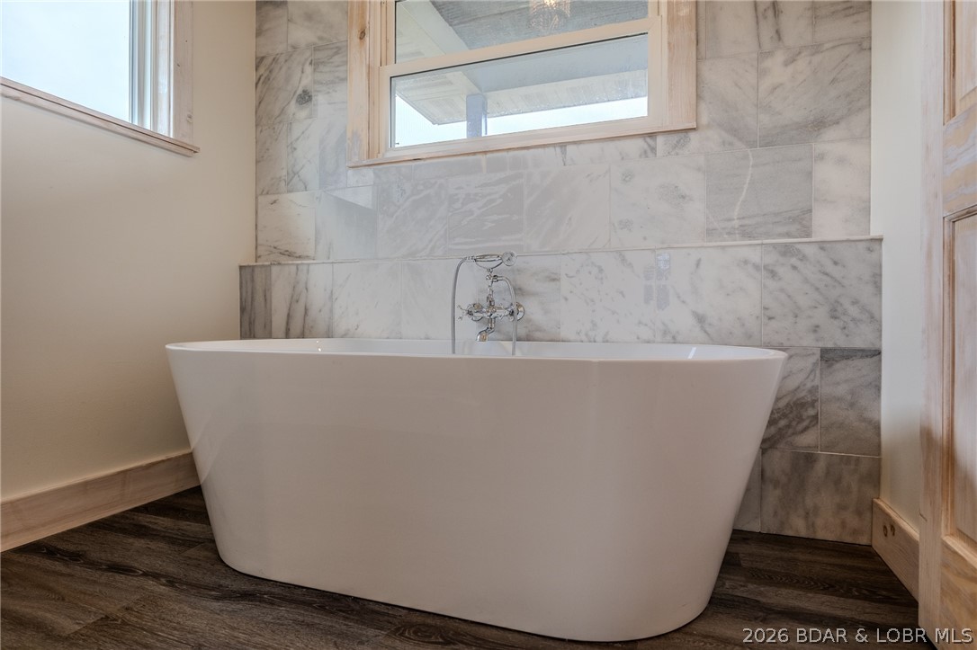 367 Hwy Mm Eldon, MO 65026 - Photo 27 of 71 Soaking Tub
