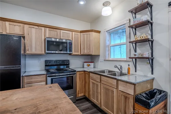 $949,000 | 367 Hwy Mm, Eldon, MO 65026