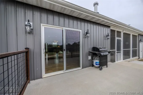 $949,000 | 367 Hwy Mm, Eldon, MO 65026