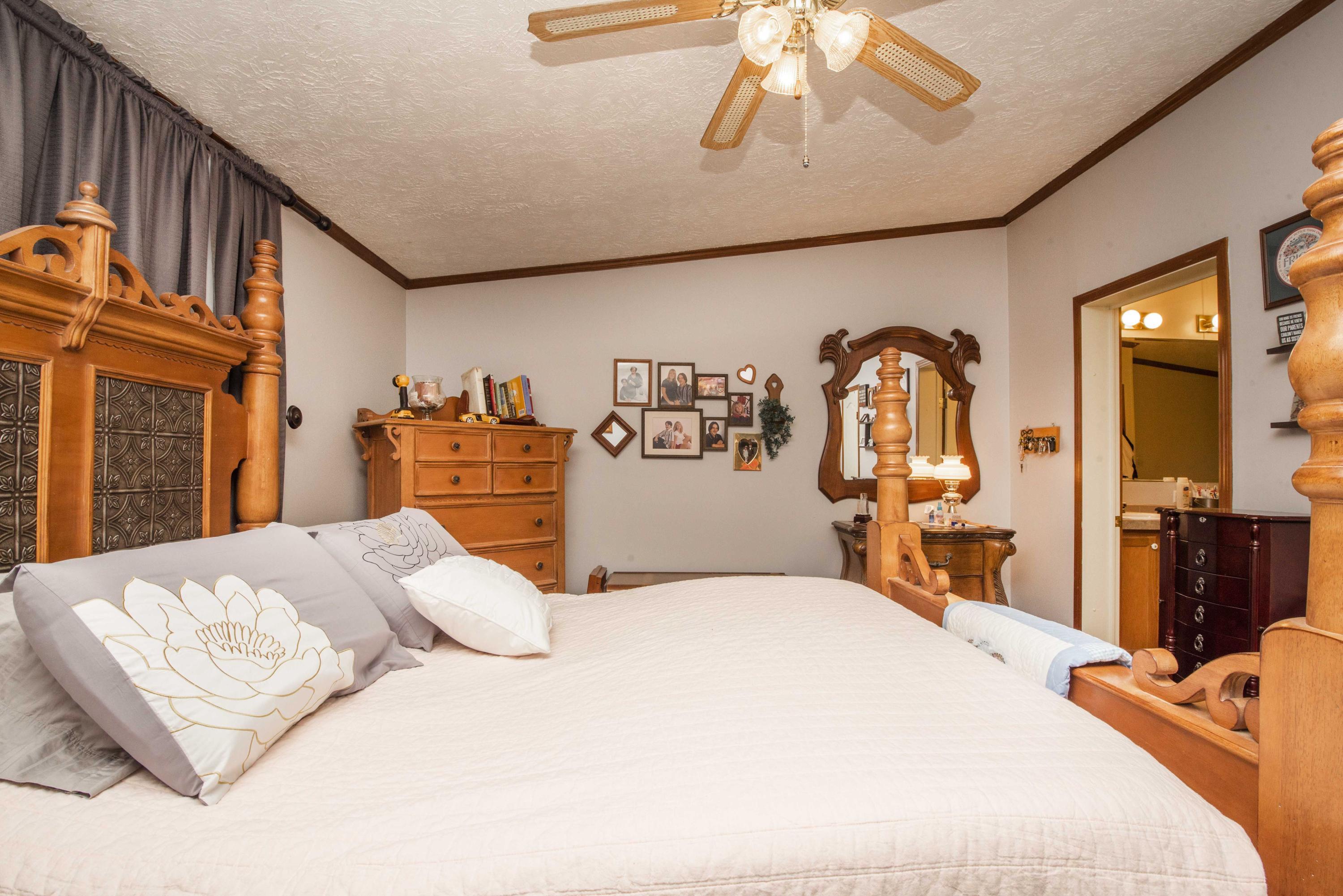 2820 New Blockhouse Road Maryville, TN 37803 - Photo 23 of 38 Master bed 2_1