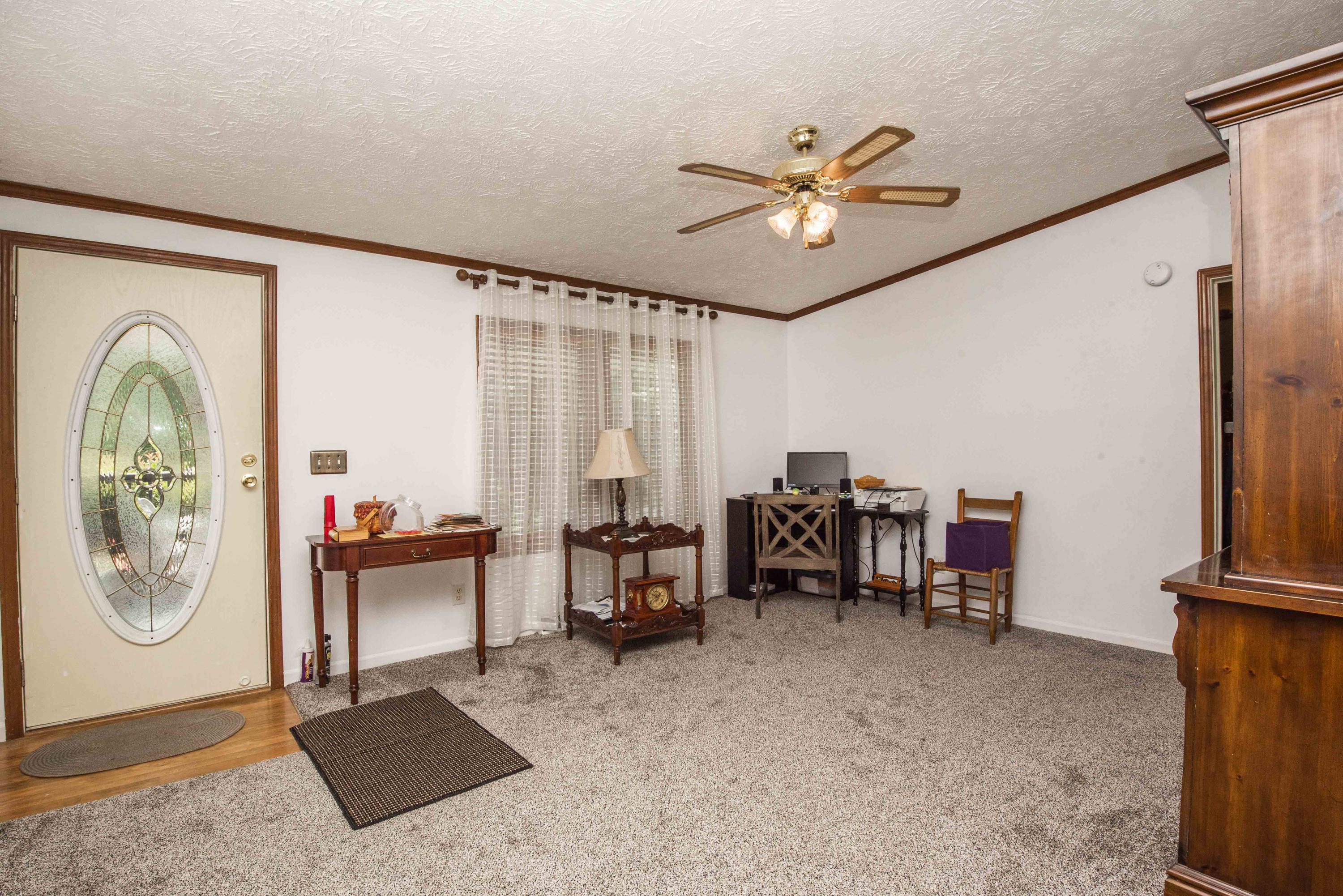 2820 New Blockhouse Road Maryville, TN 37803 - Photo 10 of 38 Family room_1