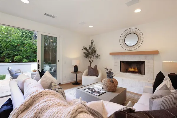 $5,695,000 | 1827 Port Westbourne Place, Newport Beach, CA 92660