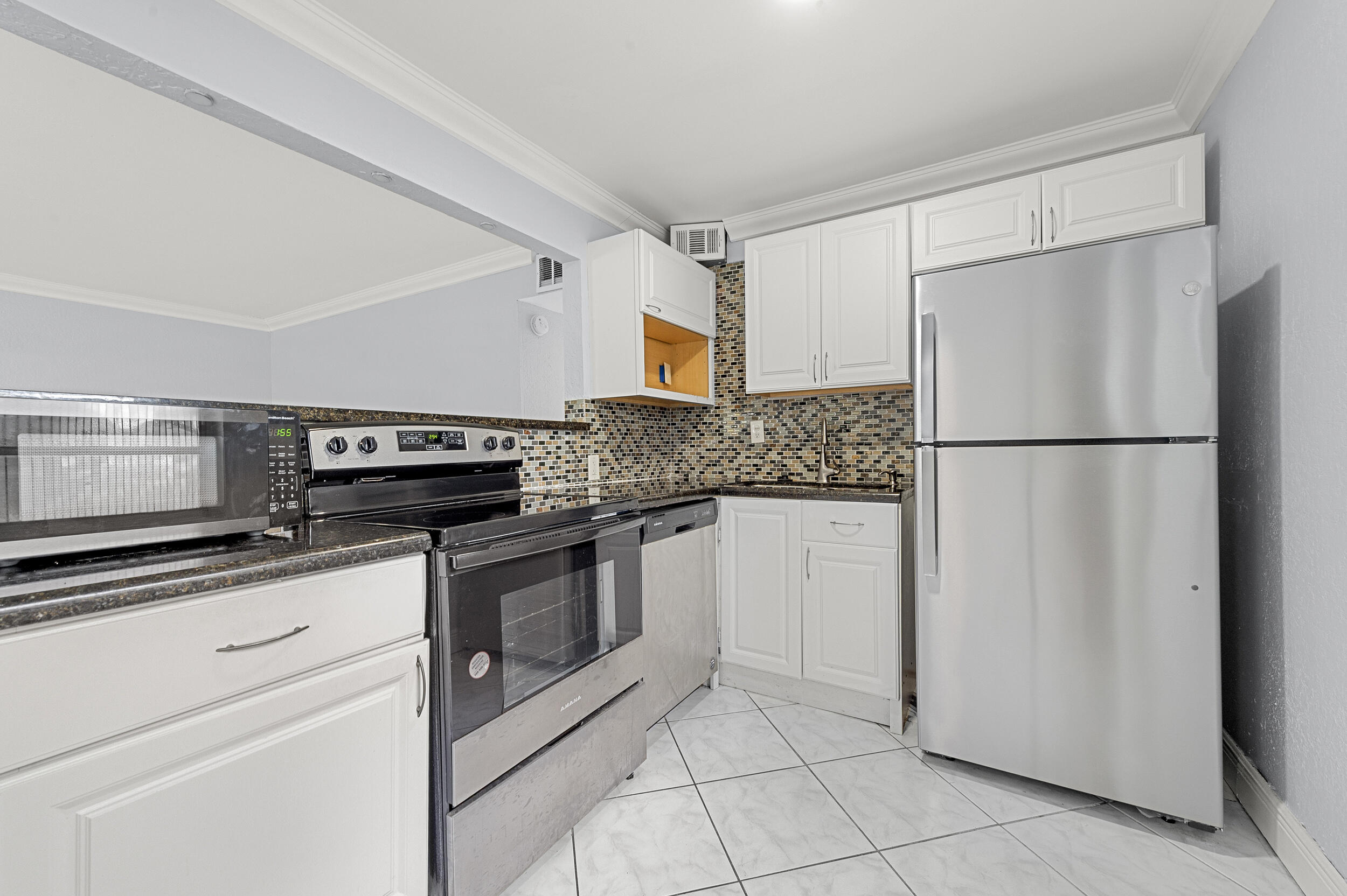 339 Normandy Lane Delray Beach, FL 33484 - Photo 12 of 36 _dsc8836