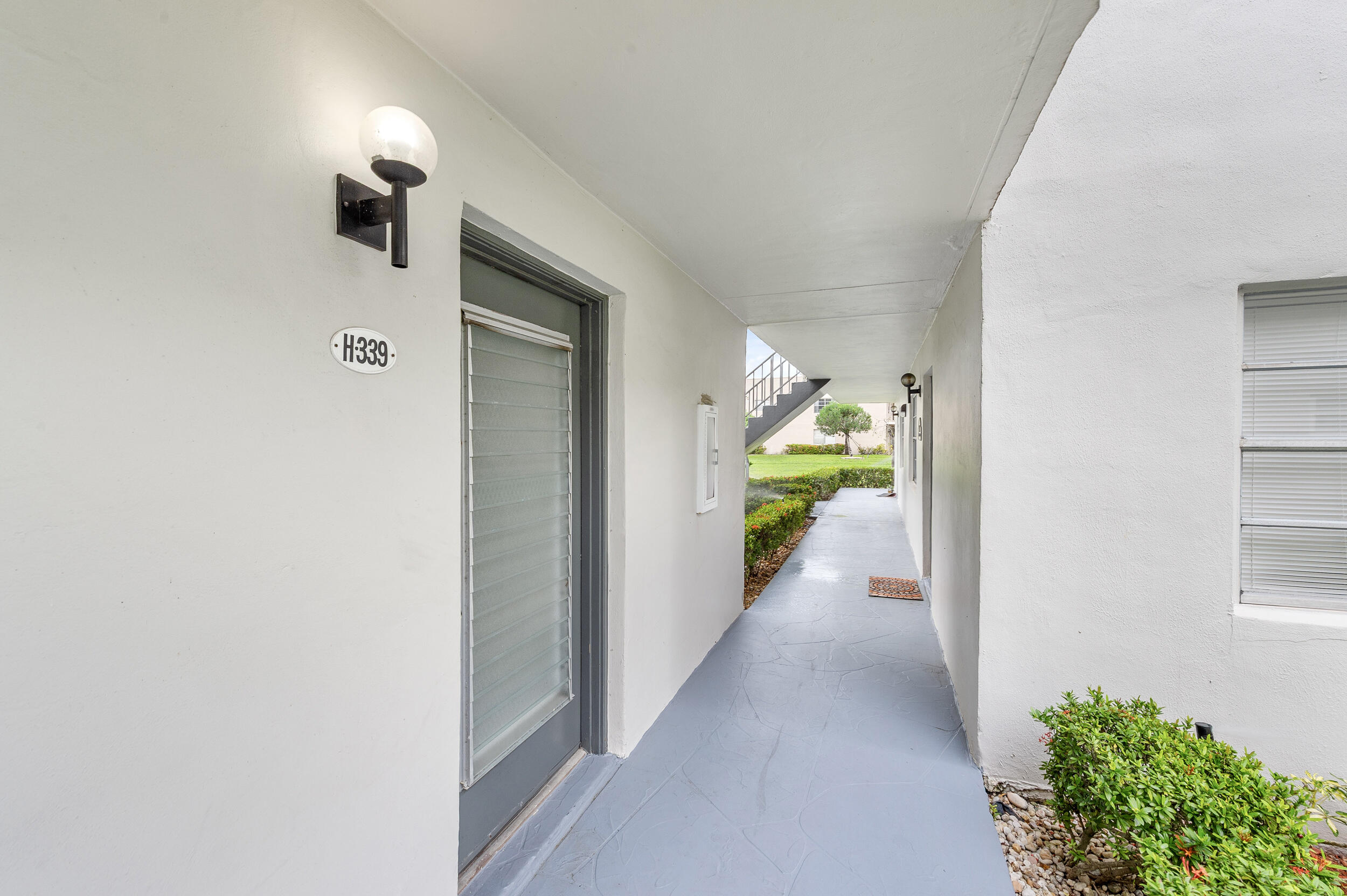 339 Normandy Lane Delray Beach, FL 33484 - Photo 2 of 36 _dsc8786