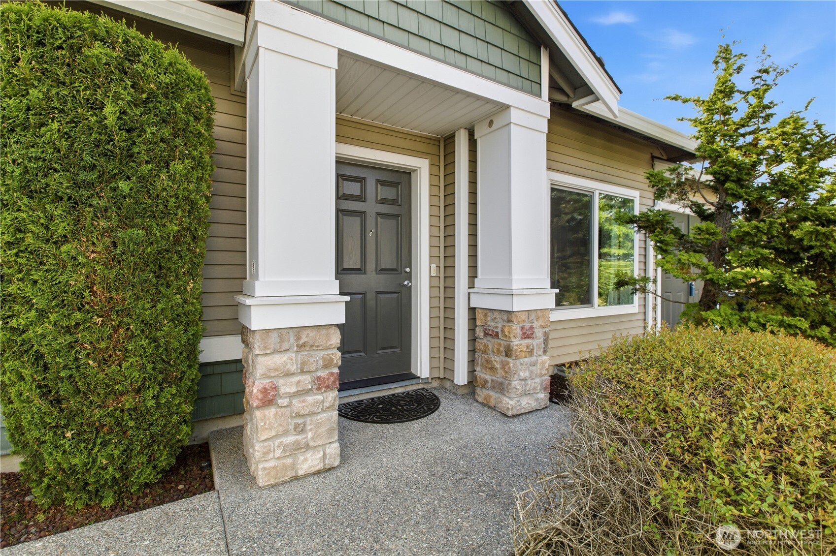 902 72nd Street Southeast Auburn, WA 98092 - Photo 2 of 32