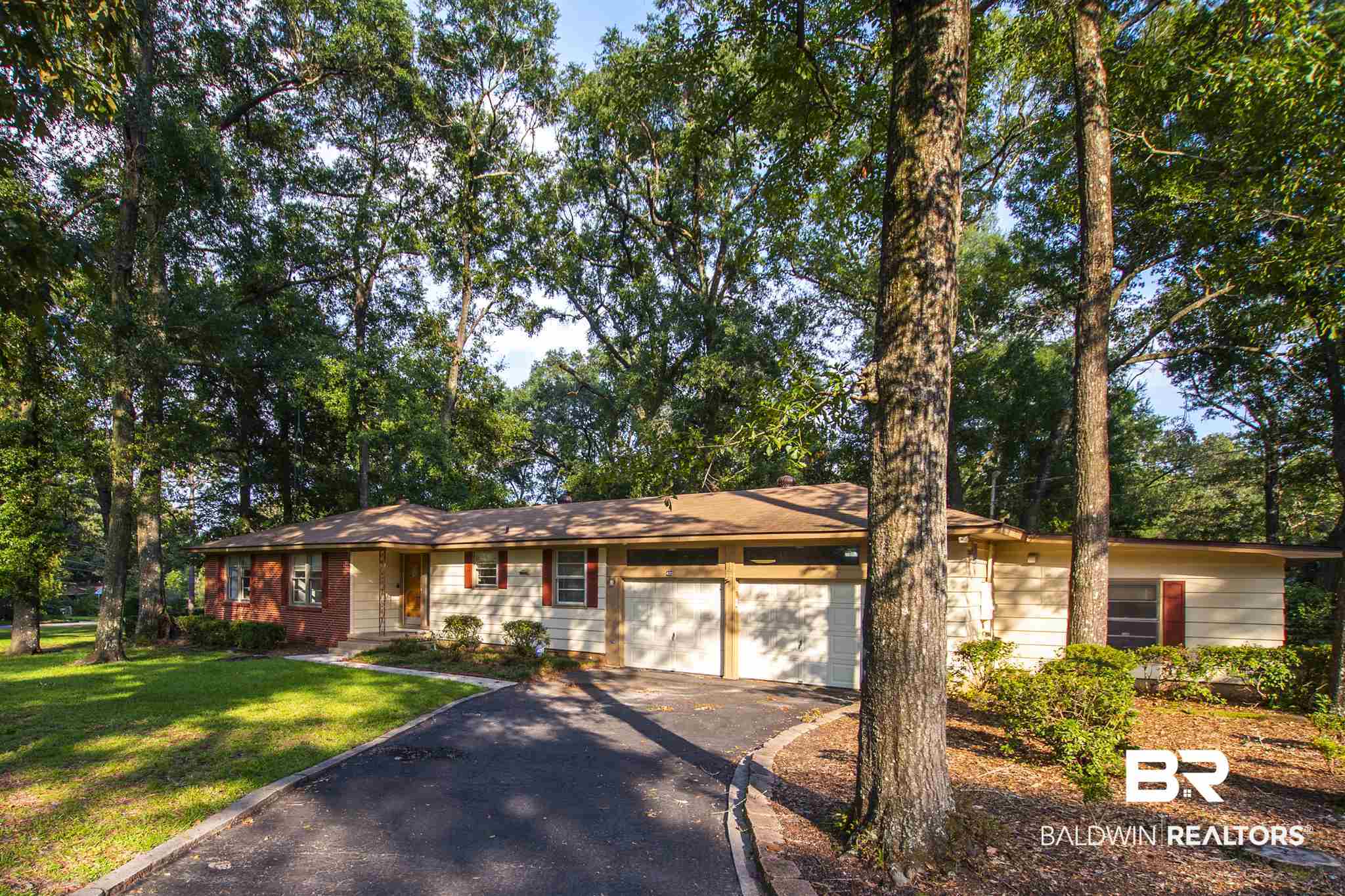 400 Thornton Place Mobile, AL 36609 - Photo 1 of 34