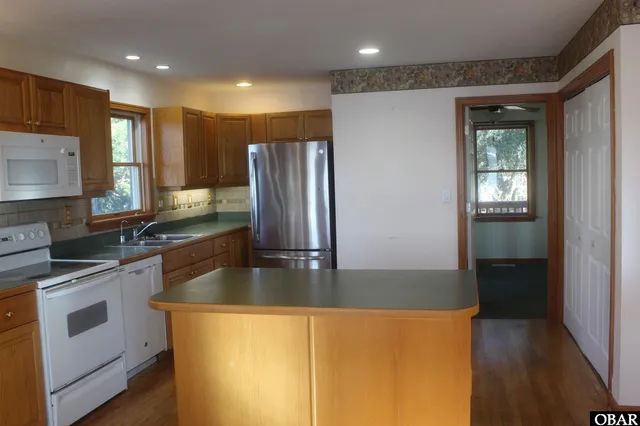 $899,000 | 1404 Captains Circle, Kill Devil Hills, NC 27948