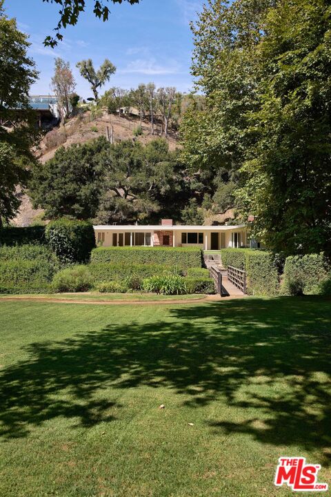 603 Hightree Road Los Angeles, CA 90402 - Photo 3 of 22