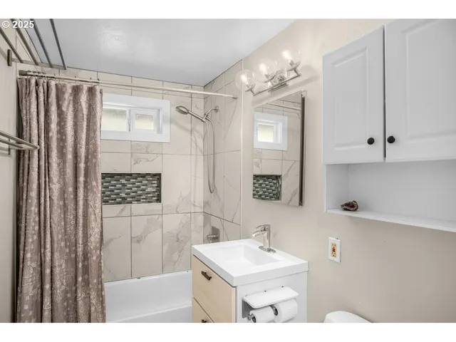 $445,000 | 11925 Southwest 7th Street, Beaverton, OR 97005