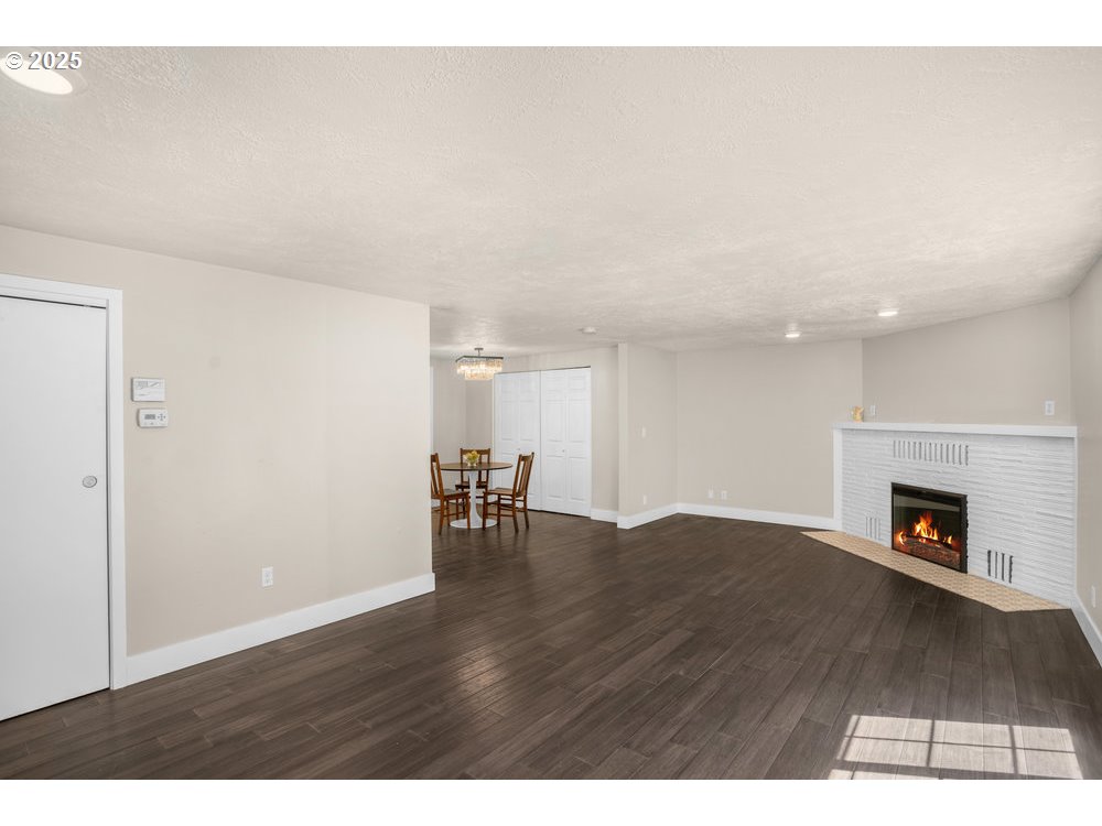 11925 Southwest 7th Street Beaverton, OR 97005 - Photo 3 of 21