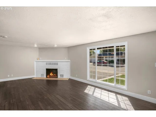 $445,000 | 11925 Southwest 7th Street, Beaverton, OR 97005