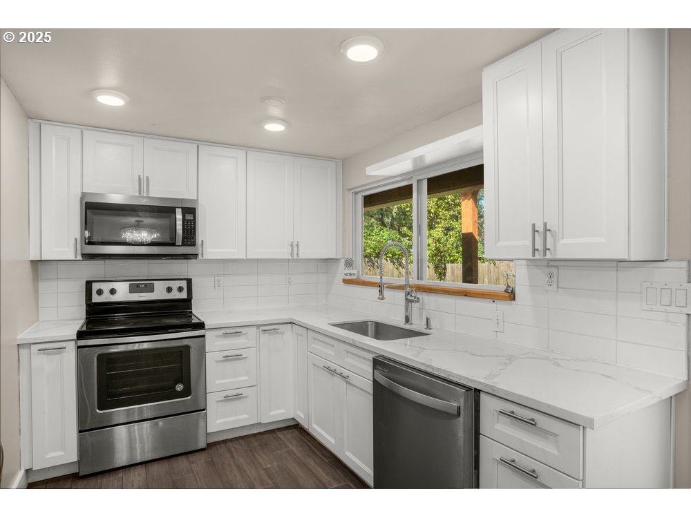 11925 Southwest 7th Street Beaverton, OR 97005 - Photo 8 of 21