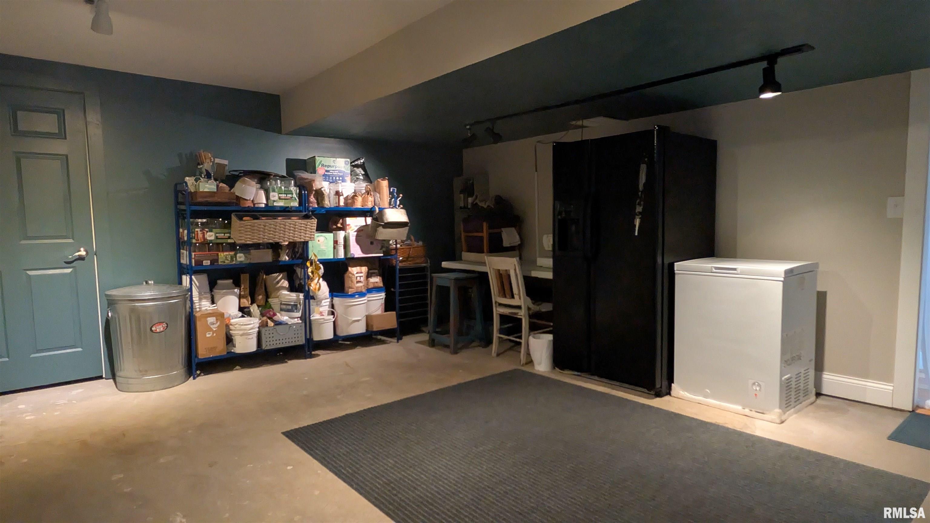 2632 Hilltop Road Springfield, IL 62712 - Photo 29 of 77