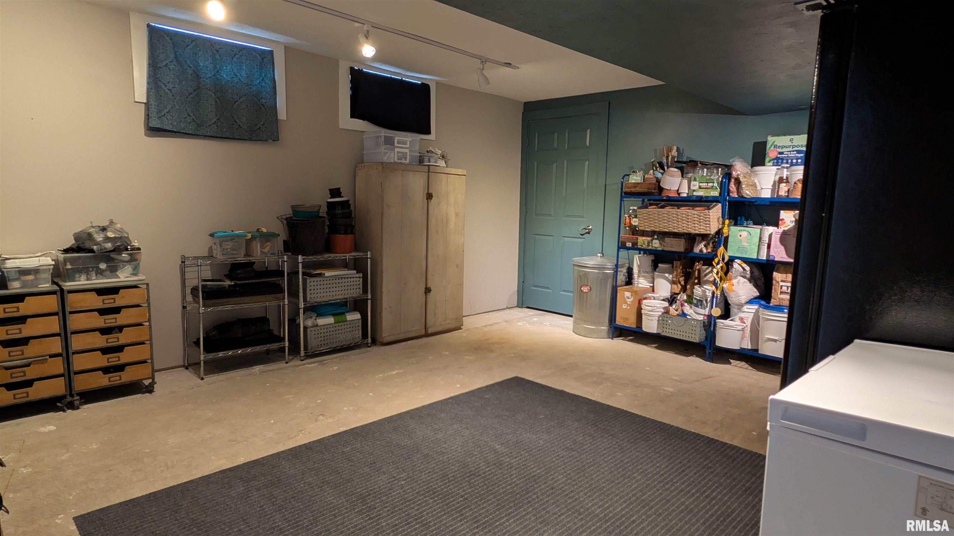 2632 Hilltop Road Springfield, IL 62712 - Photo 39 of 77