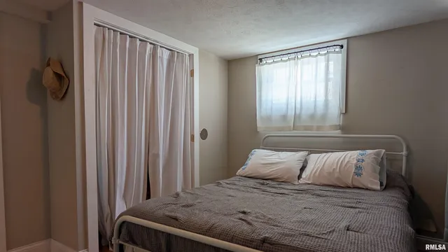 $490,000 | 2632 Hilltop Road, Springfield, IL 62712