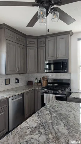 $490,000 | 2632 Hilltop Road, Springfield, IL 62712