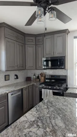 $490,000 | 2632 Hilltop Road, Springfield, IL 62712