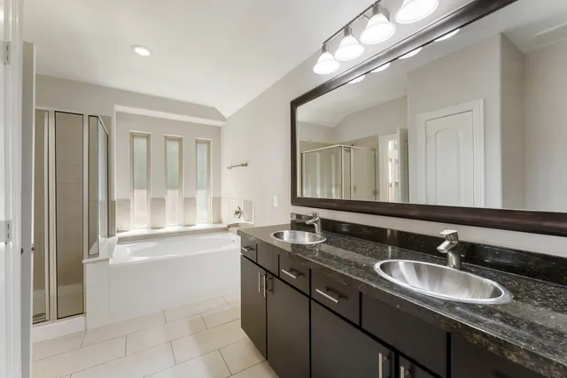 $2,700 | 31 Aventura Place, Spring, TX 77389