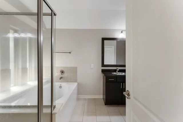 $2,700 | 31 Aventura Place, Spring, TX 77389