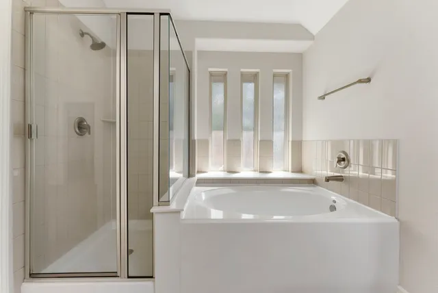 $2,700 | 31 Aventura Place, Spring, TX 77389