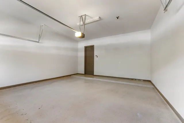 $2,700 | 31 Aventura Place, Spring, TX 77389