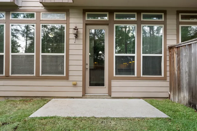 $2,700 | 31 Aventura Place, Spring, TX 77389