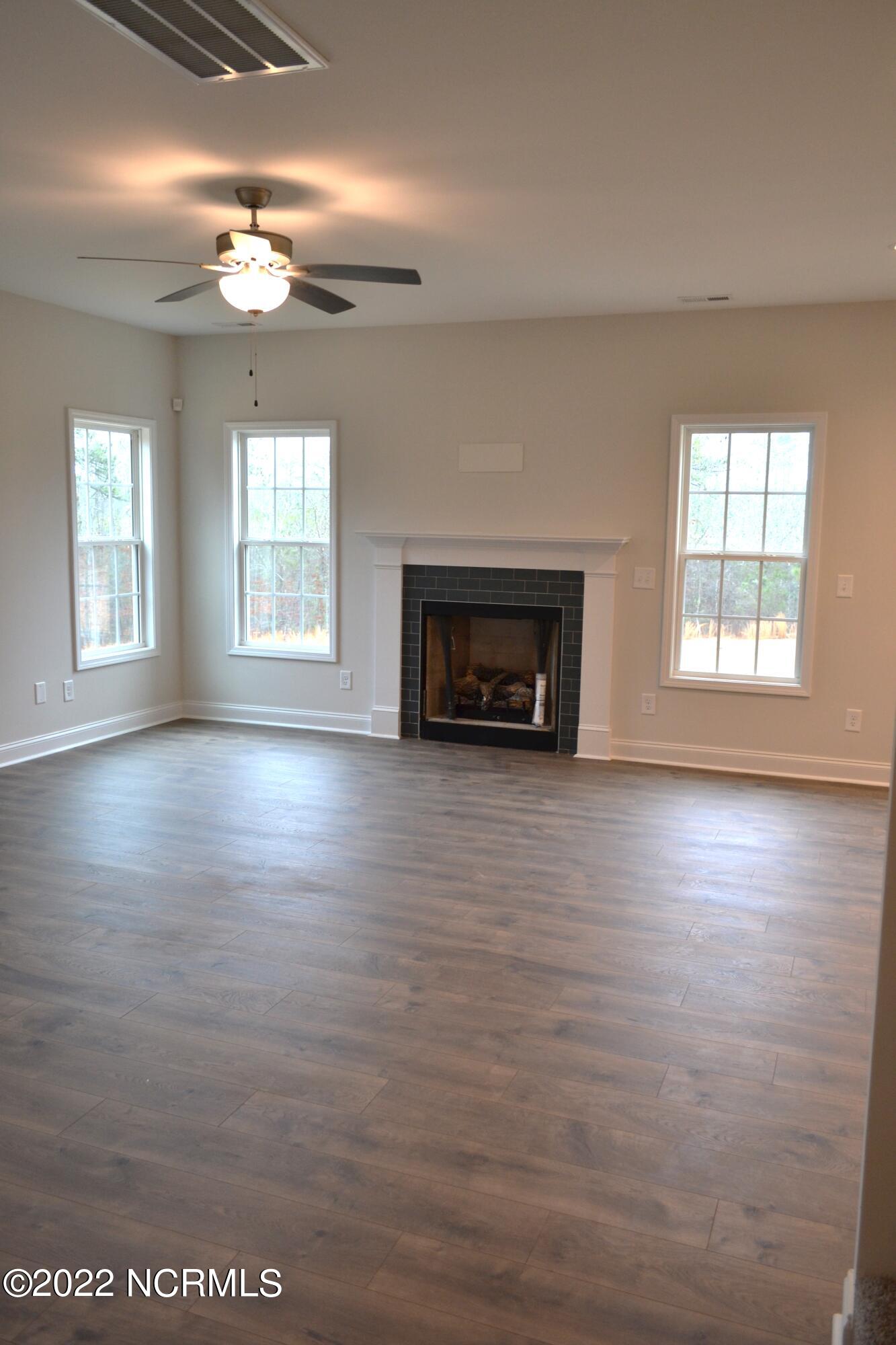512 Gretchen Road West End, NC 27376 - Photo 9 of 31 DSC_9155