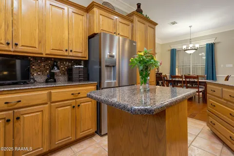 $298,900 | 410 Lauren Drive, Scott, LA 70583