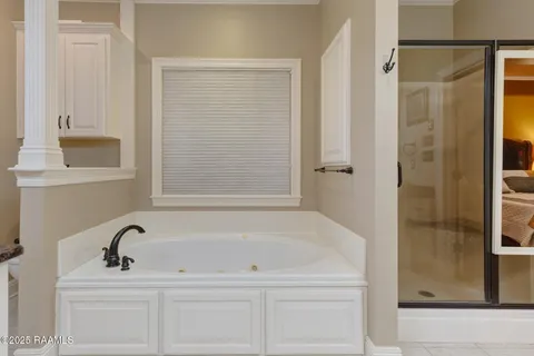 $298,900 | 410 Lauren Drive, Scott, LA 70583