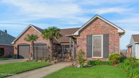 $298,900 | 410 Lauren Drive, Scott, LA 70583