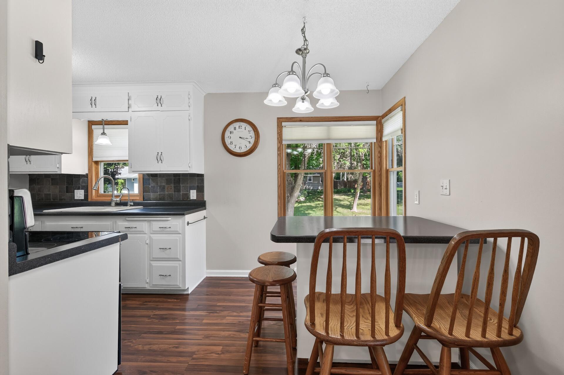 5302 Holiday Road Minnetonka, MN 55345 - Photo 9 of 30