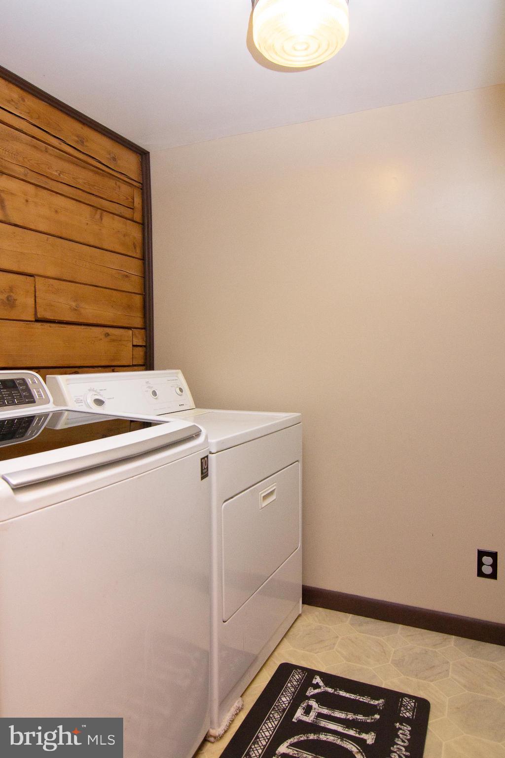 950 Green Springs Road Hanover, PA 17331 - Photo 12 of 42 Laundry room w/hook-ups W/D negotiable