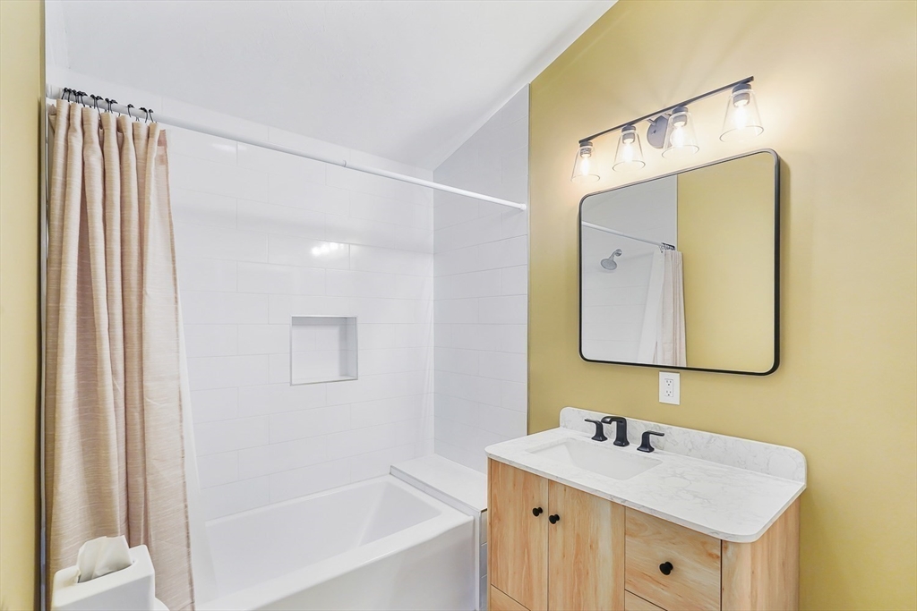 923 Main Street Northbridge, MA 01588 - Photo 16 of 32