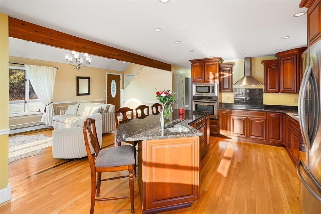 923 Main Street Northbridge, MA 01588 - Photo 9 of 32