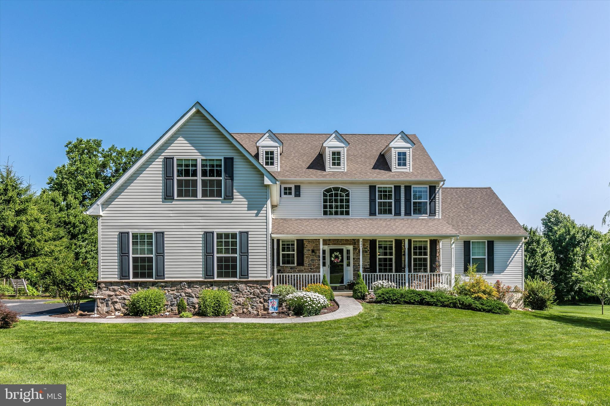 Welcome to 484 Hopewell Road