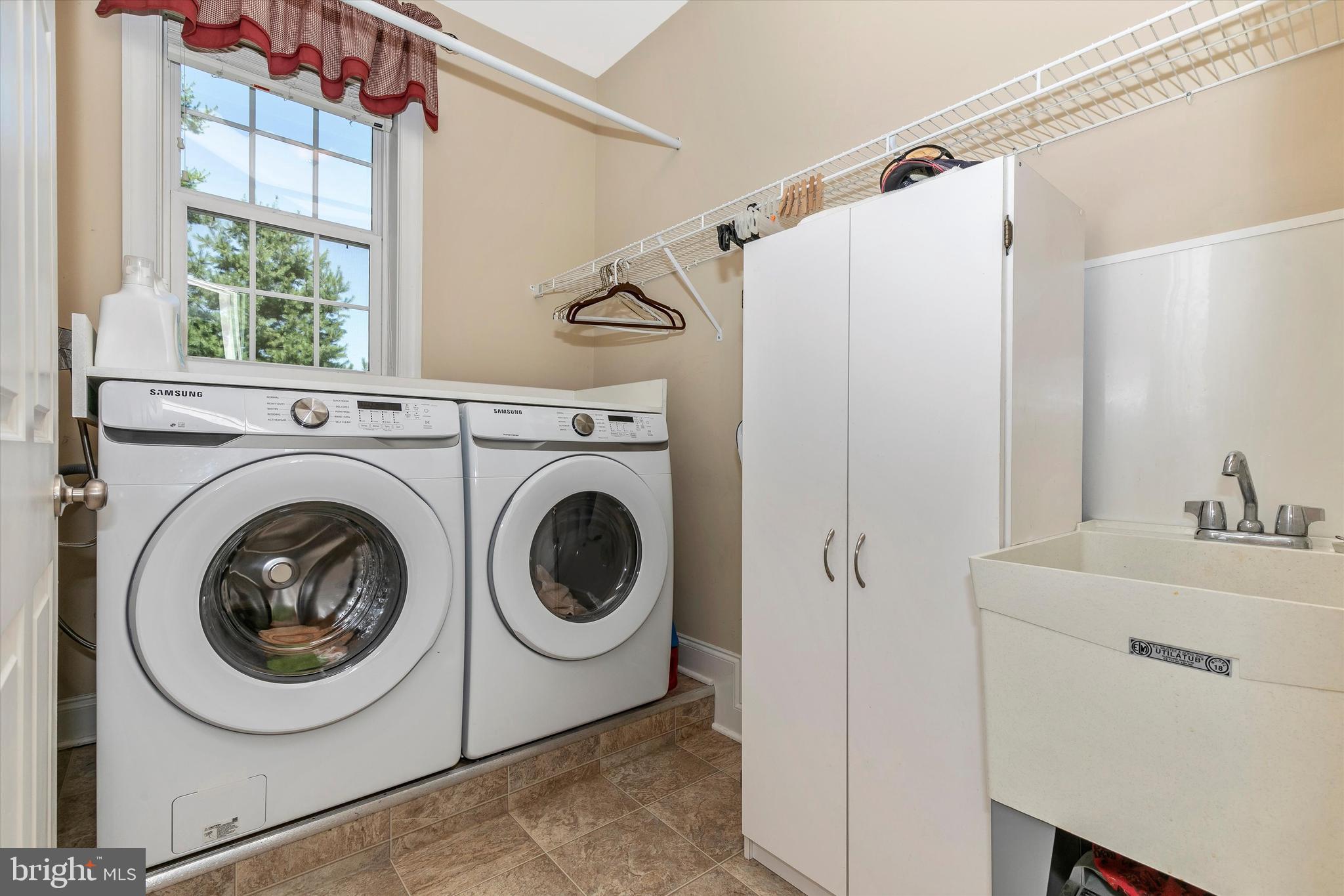 484 Hopewell Road Downingtown, PA 19335 - Photo 25 of 112 Full size laundry room with washer and dryer