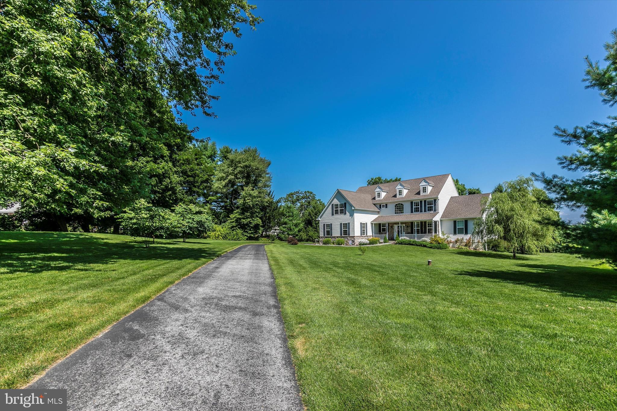 484 Hopewell Road Downingtown, PA 19335 - Photo 54 of 112 Driveway to home