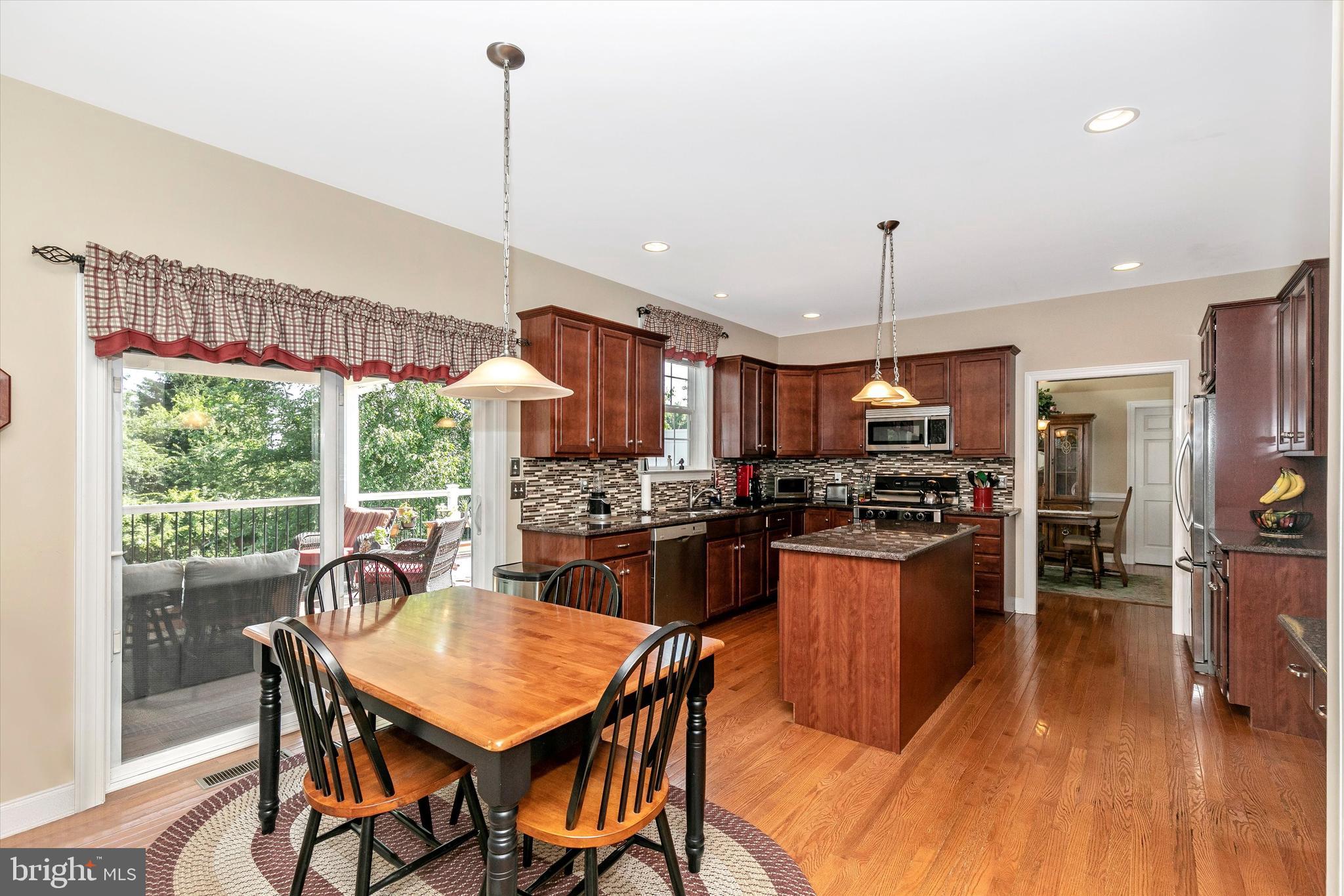 484 Hopewell Road Downingtown, PA 19335 - Photo 9 of 112 Breakfast area