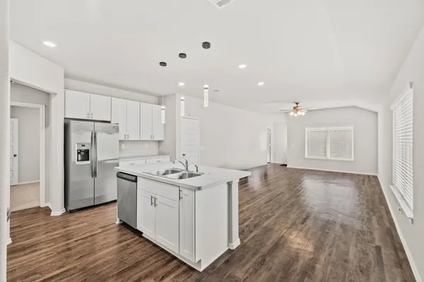 $2,000 | 10726 Lavender Cotton Lane, Houston, TX 77016