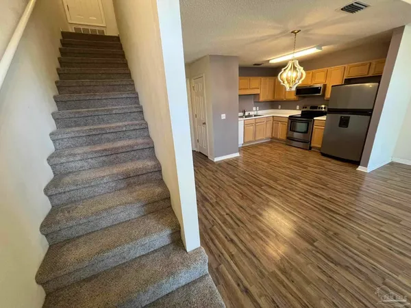 $1,750 | 1348 Redwood Lane, Gulf Breeze, FL 32563
