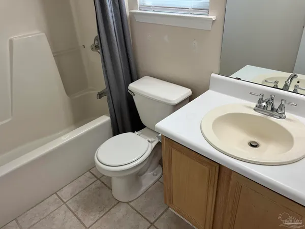 $1,750 | 1348 Redwood Lane, Gulf Breeze, FL 32563