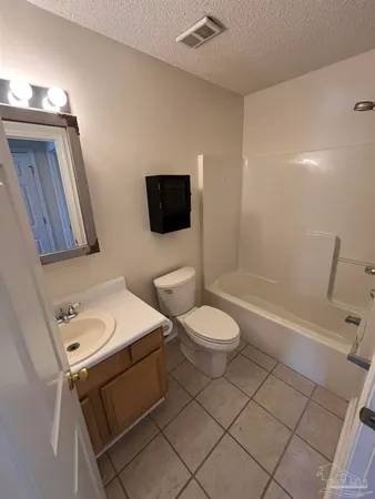 $1,750 | 1348 Redwood Lane, Gulf Breeze, FL 32563